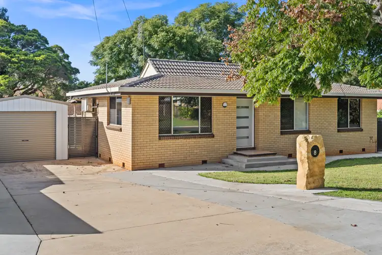 8 Meadow Court