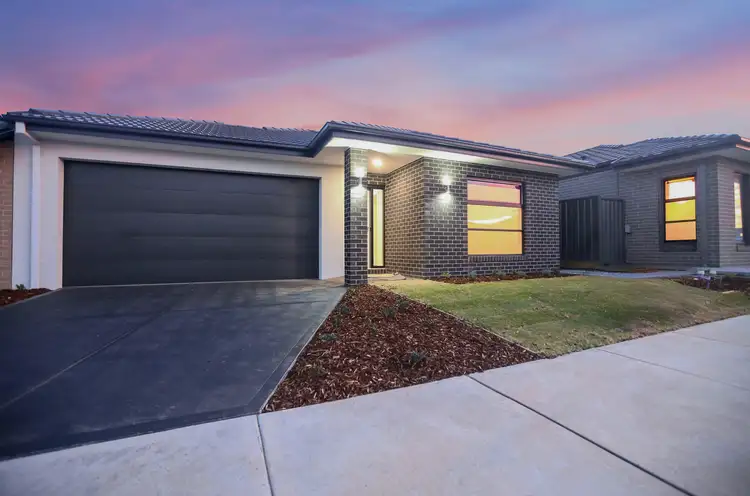 11 Creative Avenue, Clyde North VIC 3978