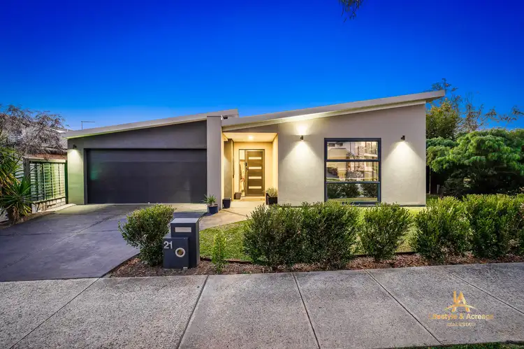21 Goldsborough Drive, Officer VIC 3809