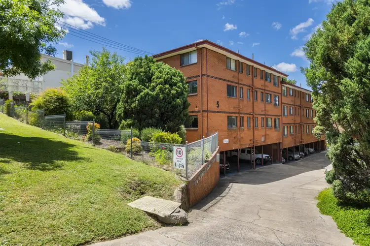 9/5 Mowatt Street, Queanbeyan East NSW 2620