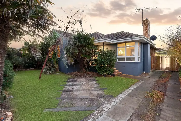 10 Strickland Avenue, Highton VIC 3216