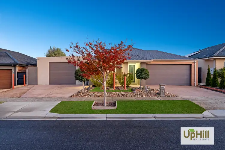 32 Trainers Way, Clyde North VIC 3978