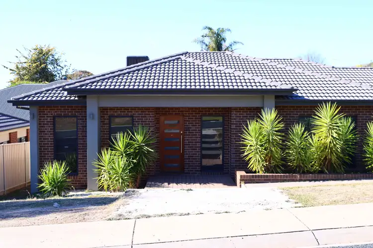 27 Duke Street, Kangaroo Flat VIC 3555