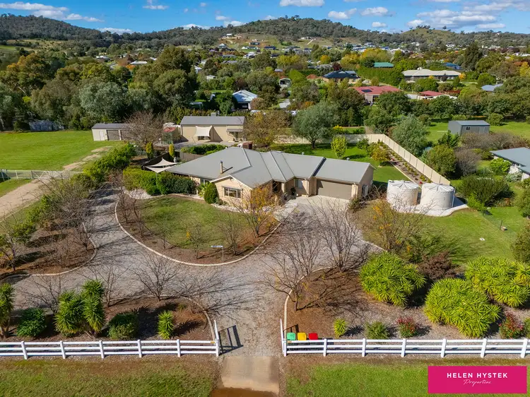 10 Whiporie Close, Tamworth NSW 2340