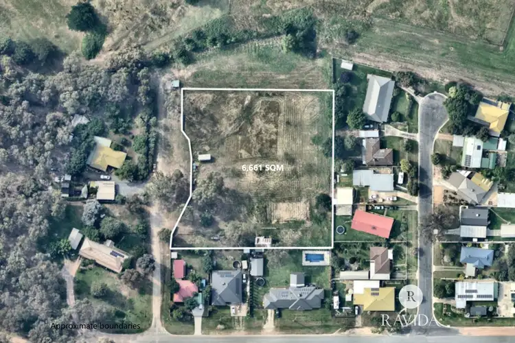 2 BARKLY STREET EX, Chiltern VIC 3683
