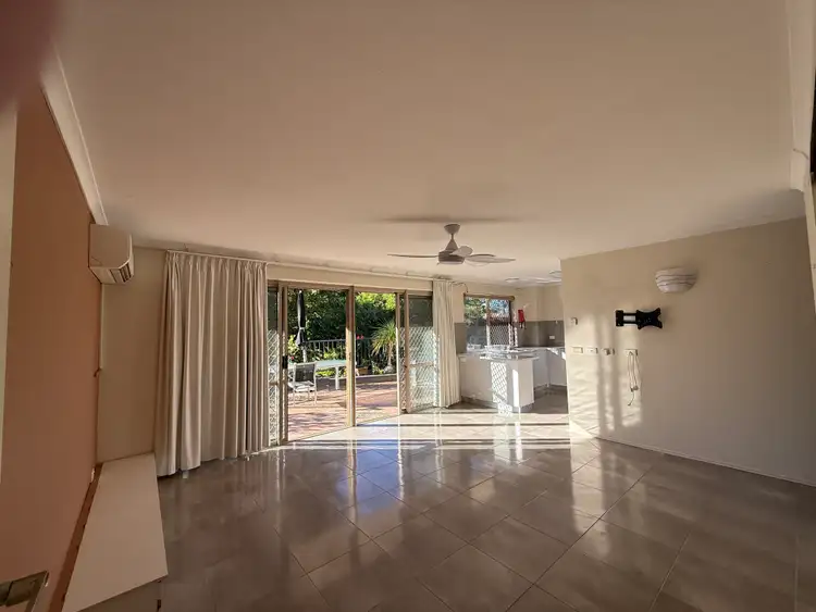 Fifth view of Homely unit listing, 2/383 esplanade, Torquay QLD 4655
