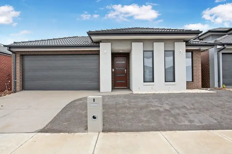 8 Wheat Avenue, Truganina VIC 3029