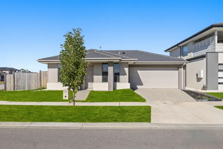 11 Albus Crescent, Officer VIC 3809