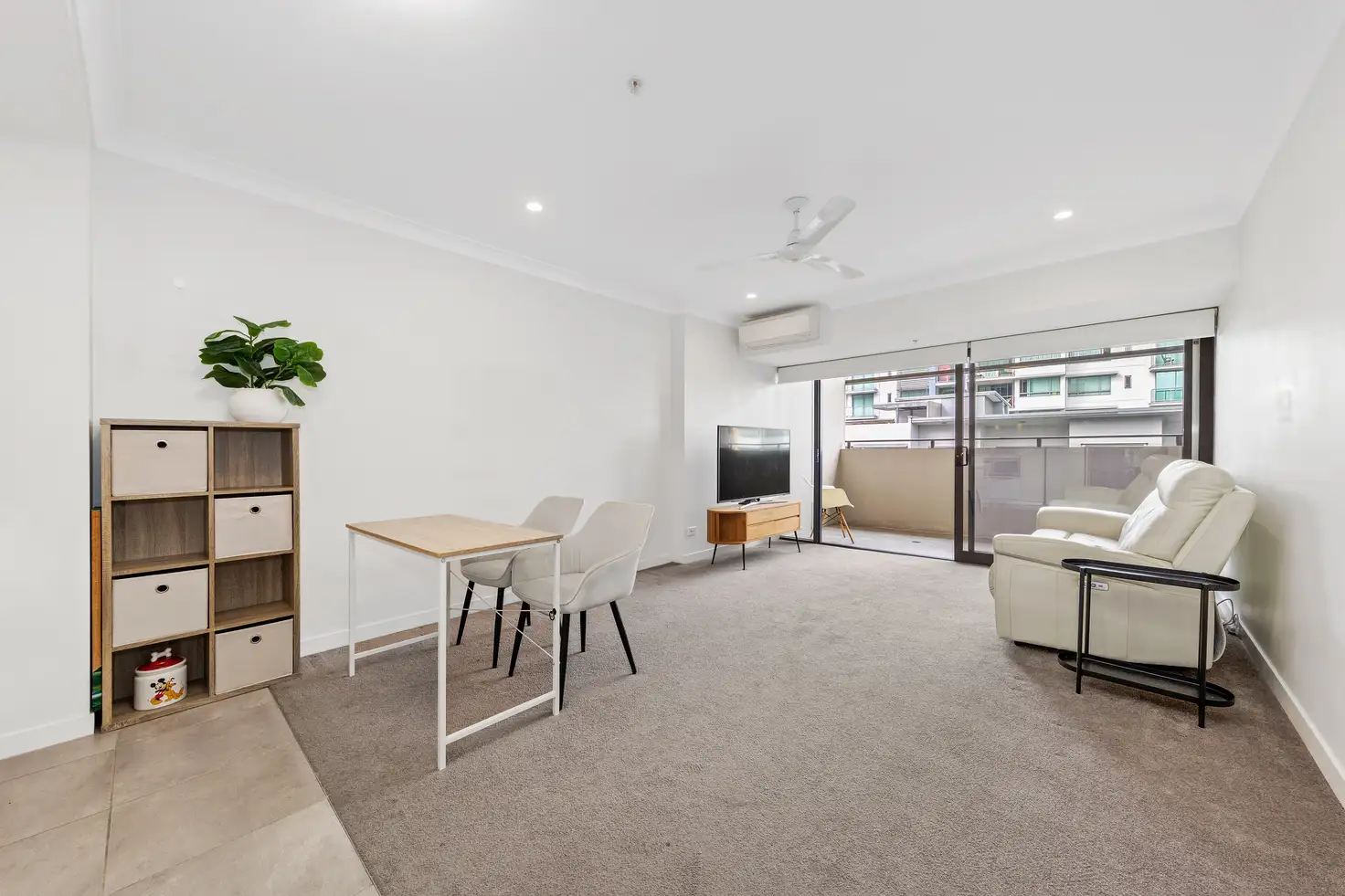 Main view of Homely unit listing, 402/111 Quay Street, Brisbane City QLD 4000