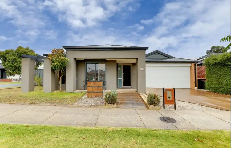 61 Streamside Drive, Craigieburn VIC 3064