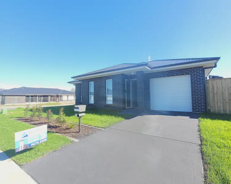 261 Settlers Boulevard, Chisholm NSW 2322