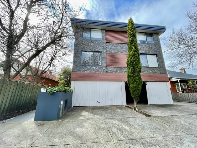2/9 Wilton Grove, Elwood VIC 3184