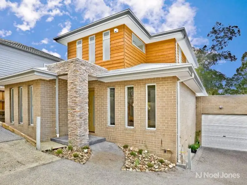 Main view of Homely townhouse listing, 2/17 Brownes Crescent, Eltham VIC 3095