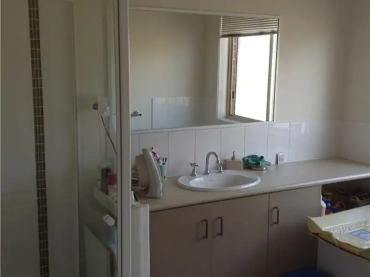 Fifth view of Homely house listing, 2 Pipit Close, Pakenham VIC 3810
