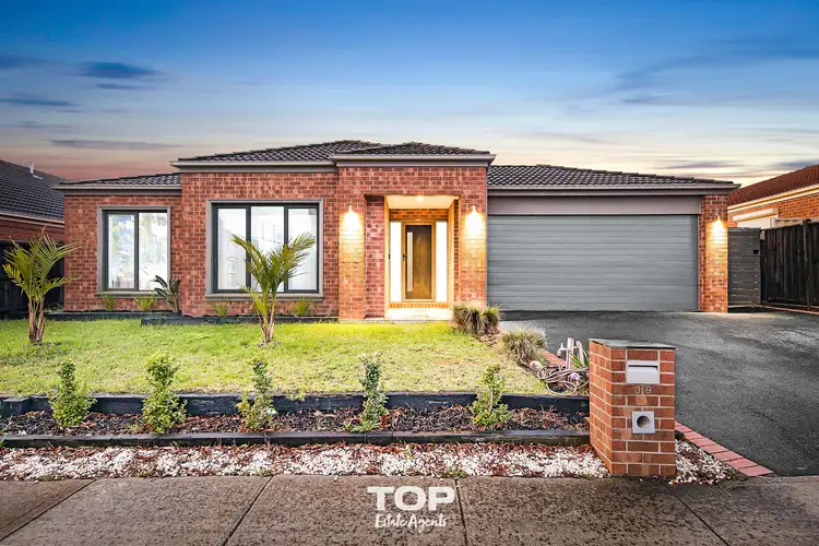 39 Yammerbook Way, Cranbourne East VIC 3977