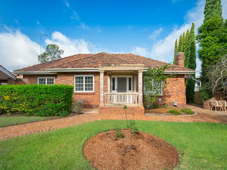 74 Jellicoe Street, Mount Lofty QLD 4350