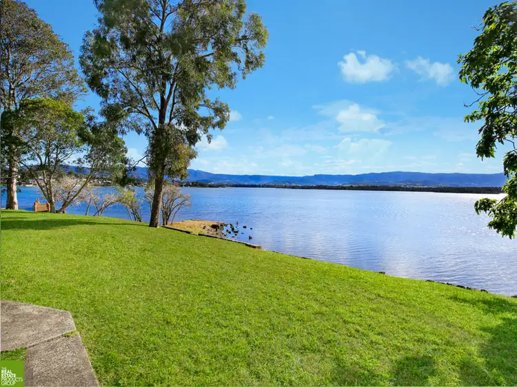 2/49 The Boulevarde, Oak Flats NSW 2529