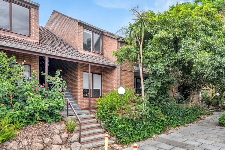 4/18 Raleigh Street, Essendon VIC 3040