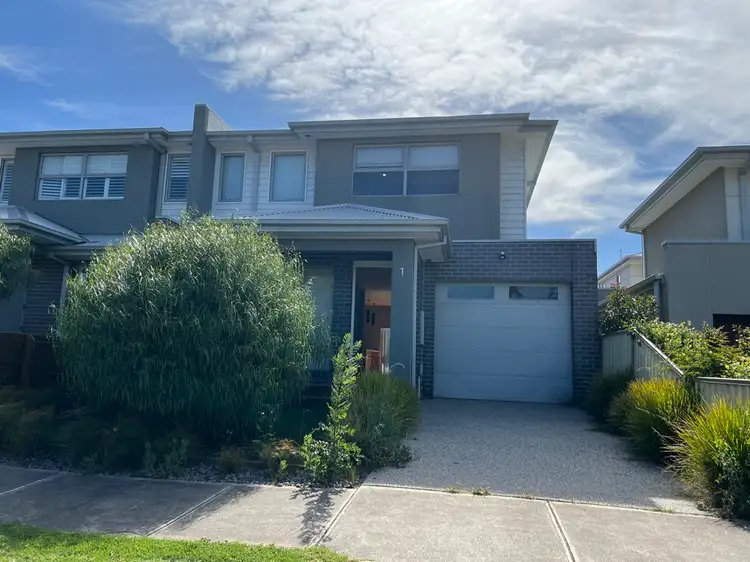 1/16 Saltley Street, South Kingsville VIC 3015