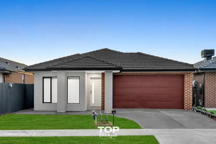 33 Nelson Street, Cranbourne East VIC 3977