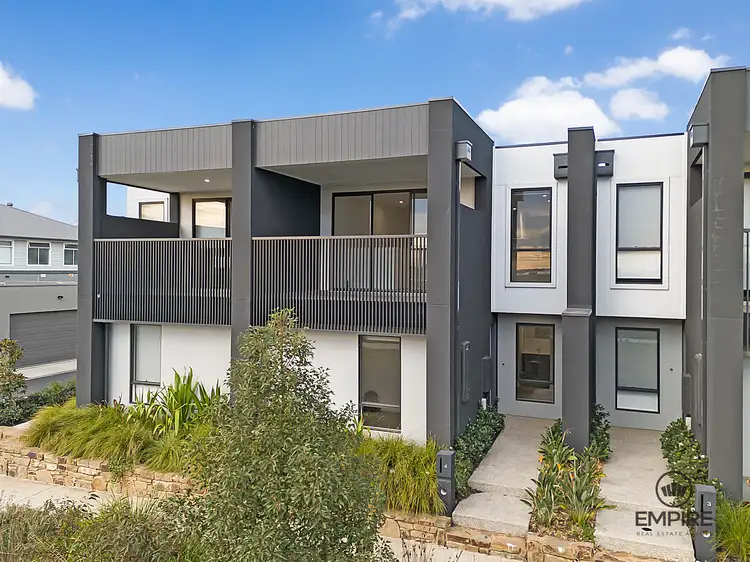 4 Gudali Walk, Clyde North VIC 3978