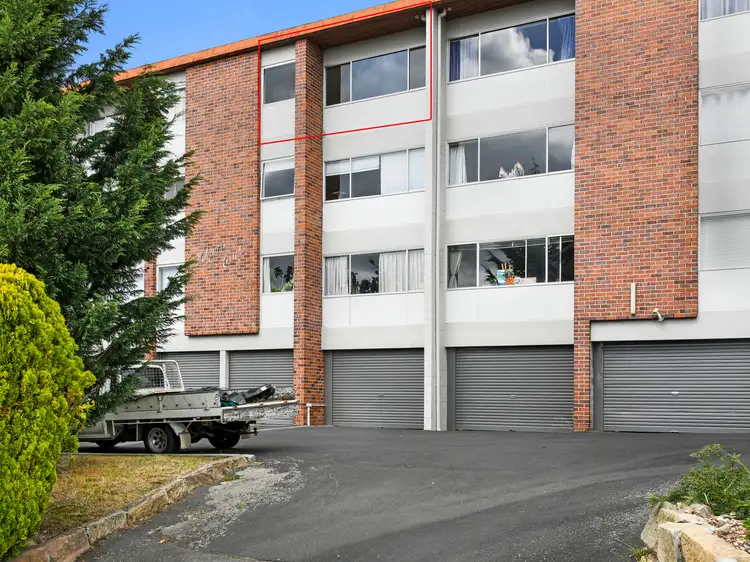 10/4 Hildern Street, New Town TAS 7008