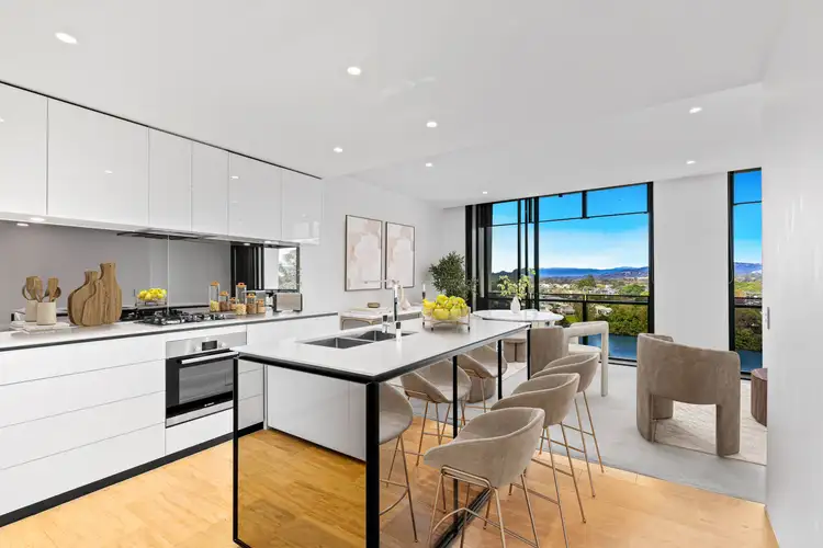604D/1 The Concourse, Benowa QLD 4217