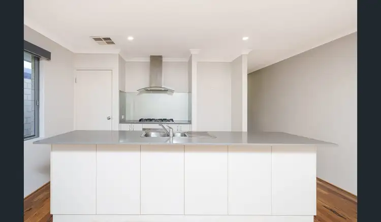 21 Pexton Drive, South Guildford WA 6055