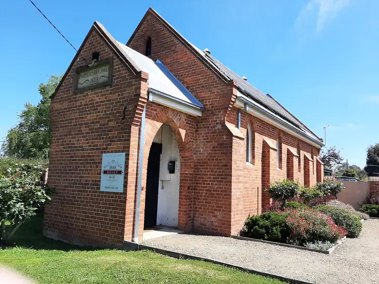 7 SHADFORTH STREET, Oxley VIC 3678