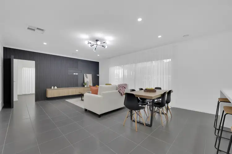 Fifth view of Homely house listing, 2 Kennet Way, Craigieburn VIC 3064
