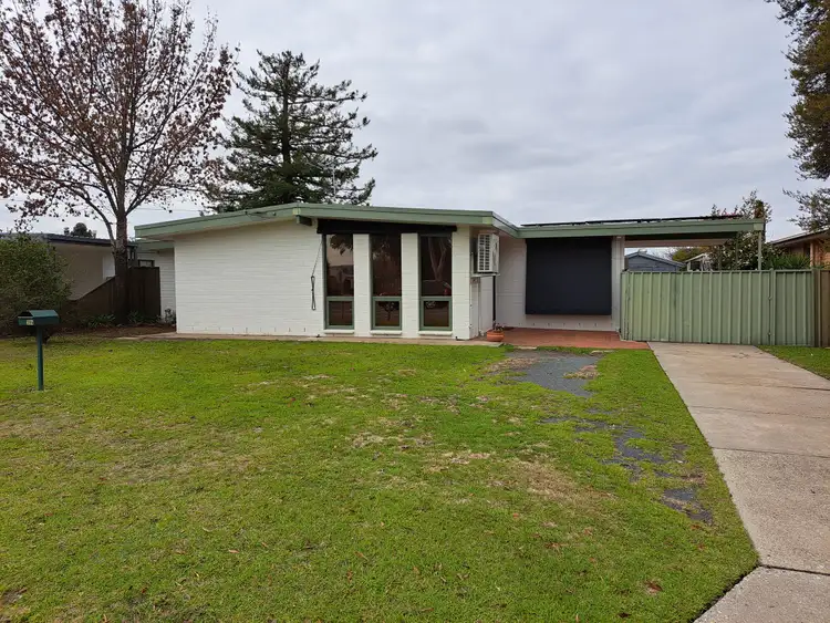 384 Dick Road, Lavington NSW 2641