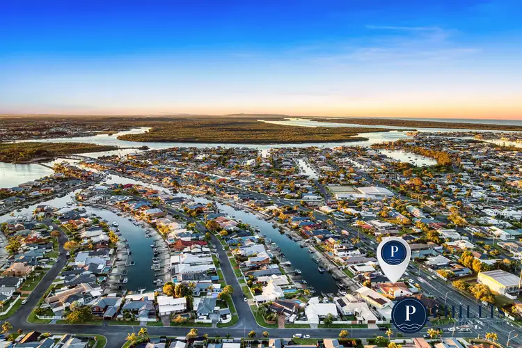 100 Oxley Drive, Paradise Point QLD 4216