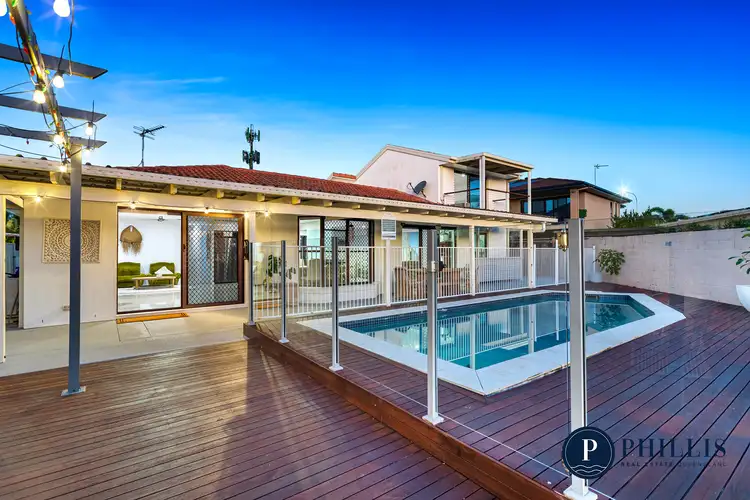 100 Oxley Drive, Paradise Point QLD 4216