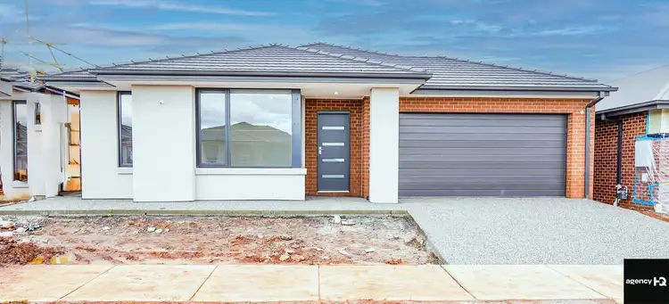 104 Buckingham Boulevard, Strathtulloh VIC 3338