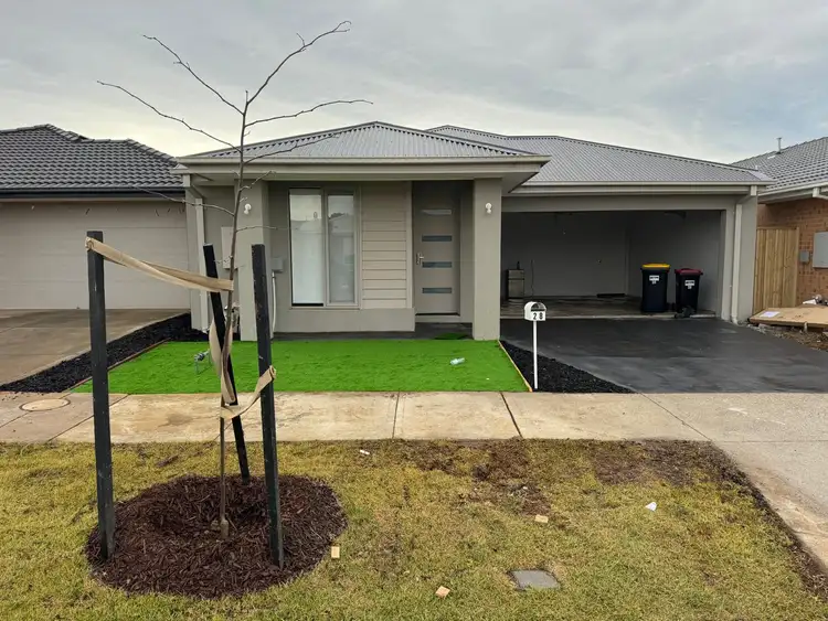 28 Tamworth Drive, Rockbank VIC 3335