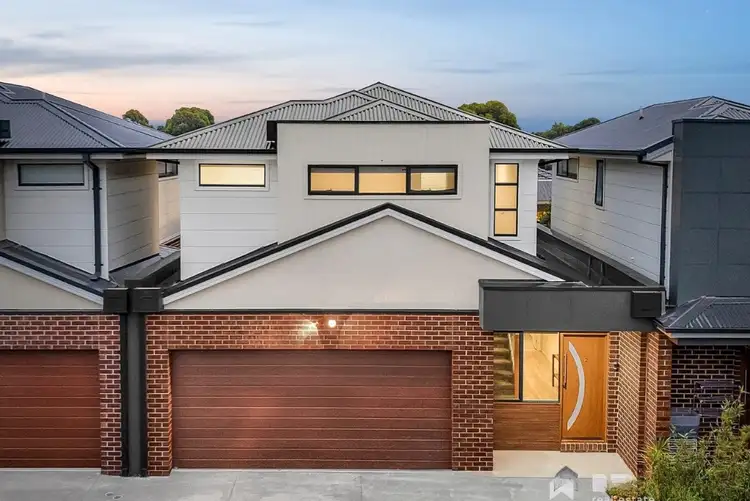 unit 2/10 Corymbia Court, Truganina VIC 3029