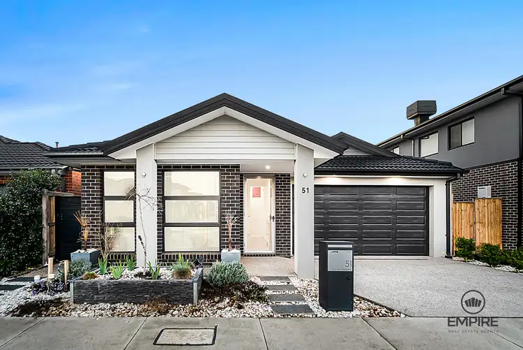 51 Kunlun Crescent, Clyde North VIC 3978