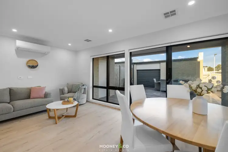 9 Opera Walk, Junction Village VIC 3977