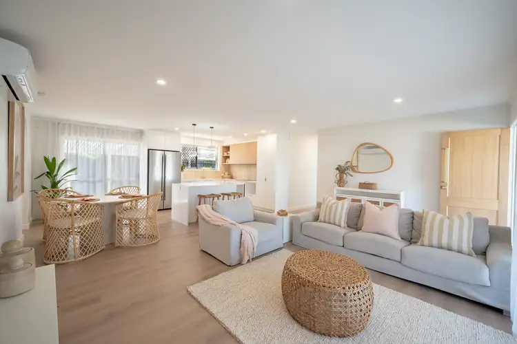 17 EBONY PLACE, Palm Beach QLD 4221
