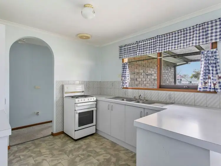 Fifth view of Homely house listing, 10 Todd Court, Cranbourne West VIC 3977