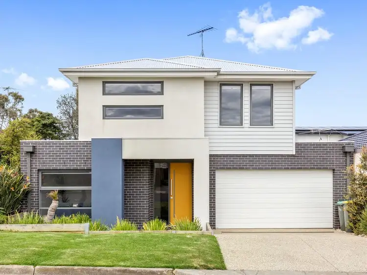 2A Gogoll Crescent, Torquay VIC 3228