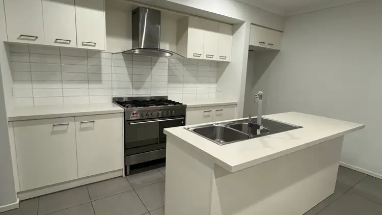 Fifth view of Homely house listing, 10 Layla Crescent, Tarneit VIC 3029
