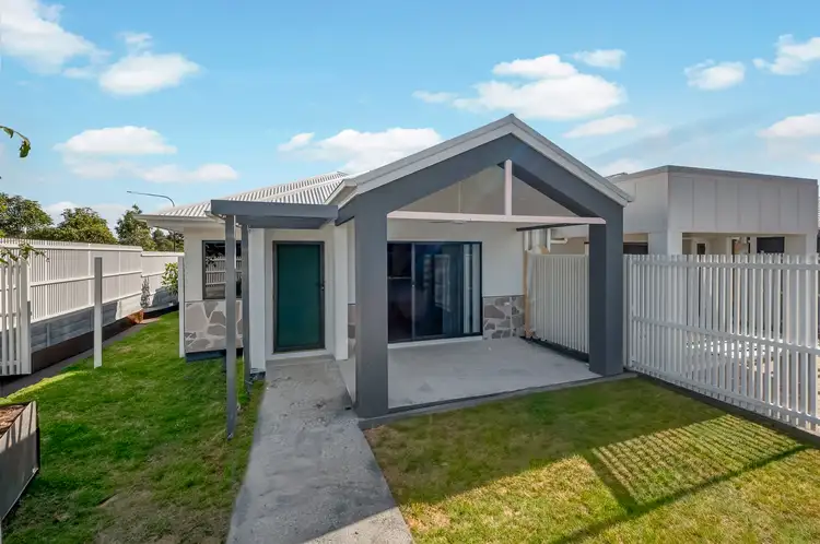 2 GREENVIEW AVENUE, South Ripley QLD 4306
