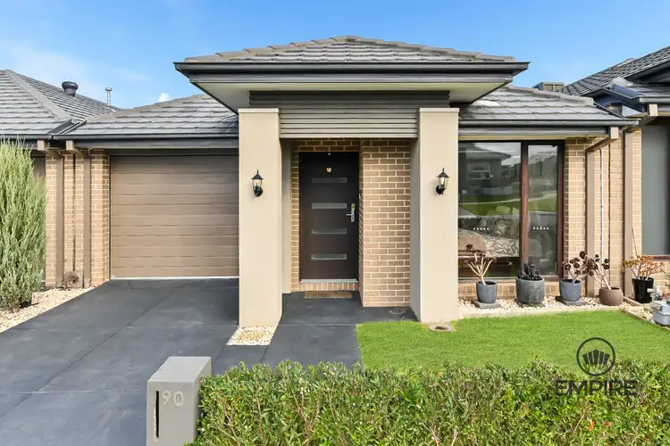 90 Glenrose Boulevard, Clyde North VIC 3978
