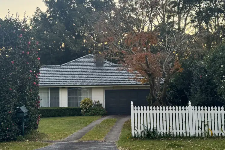 54 Benaroon Avenue, St Ives NSW 2075