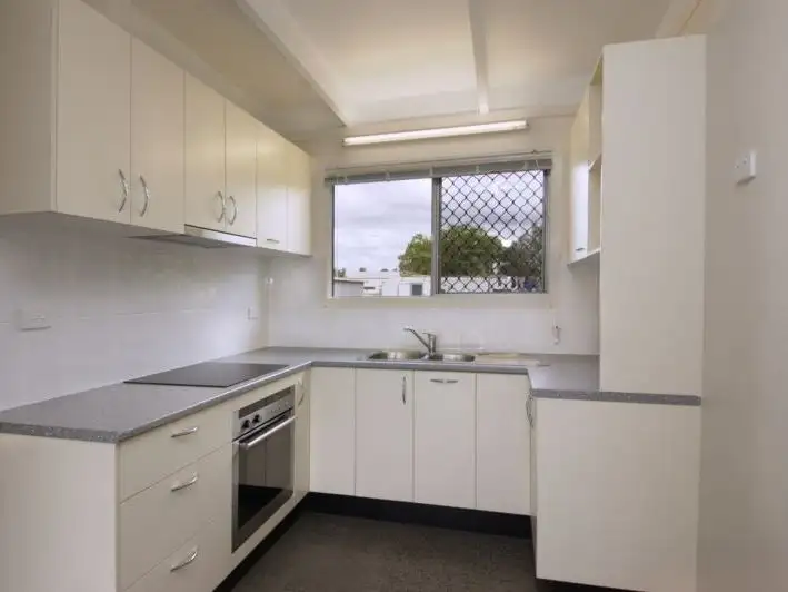 2/23 York Street, Oakey QLD 4401