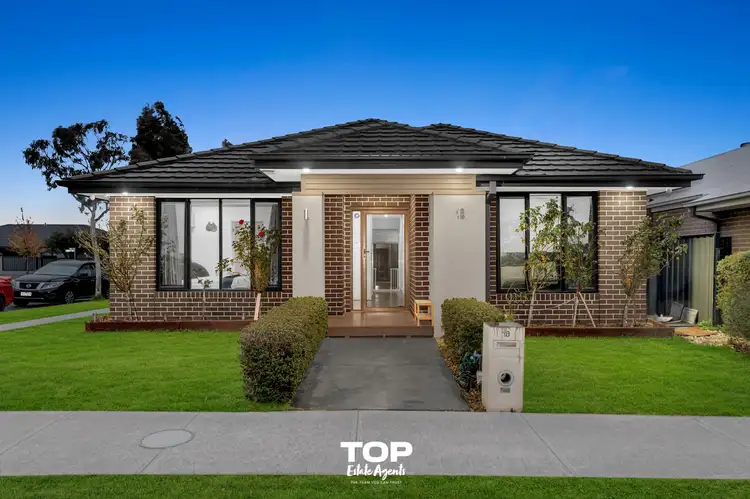 18 Lipizzan Way, Clyde North VIC 3978