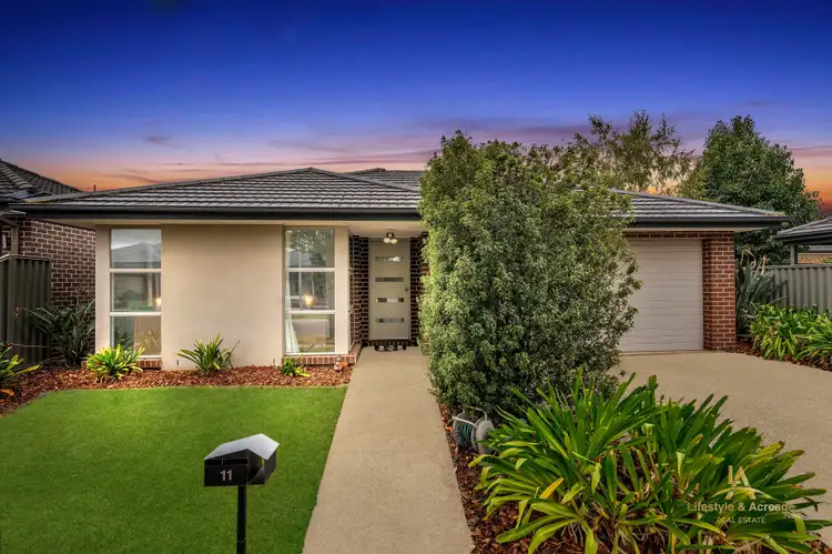 11 Cortula Road, Cranbourne East VIC 3977