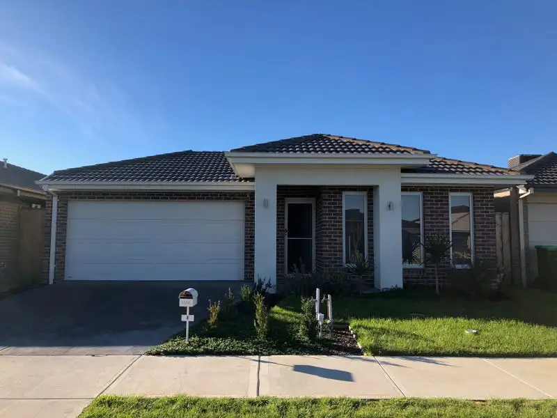 Main view of Homely house listing, 8 Fairywren Street, Pakenham VIC 3810