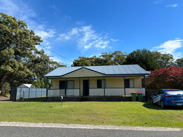 33 SUNDOWN ROAD, Russell Island QLD 4184